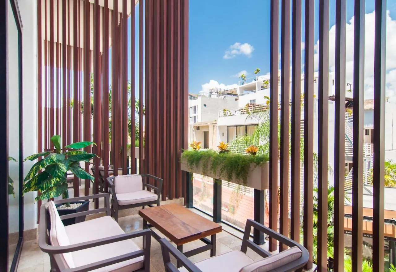 Kuxtal 3 Bedroom Downtown Apartment By Casago location